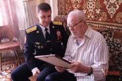 Орловские росгвардейцы поздравили ветерана-фронтовика с 78-летием Победы Орловские росгвардейцы поздравили ветерана-фронтовика с 78-летием Победы