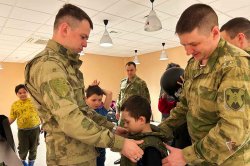Росгвардия провела День открытых дверей для воспитанников социально-реабилитационного центра на Ямале Росгвардия провела День открытых дверей для воспитанников социально-реабилитационного центра на Ямале