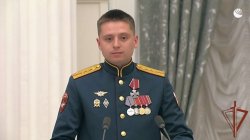 Президент Российской Федерации вручил госнаграду росгвардейцу - участнику специальной военной операции Президент Российской Федерации вручил госнаграду росгвардейцу - участнику специальной военной операции