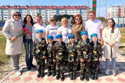 Росгвардейцы поздравили земляков-пограничников с профессиональным праздником на Ямале Росгвардейцы поздравили земляков-пограничников с профессиональным праздником на Ямале