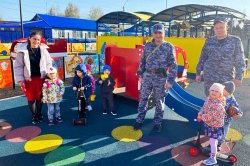 На Ямале Росгвардия приняла участие в мероприятиях, посвященных Дню защиты детей На Ямале Росгвардия приняла участие в мероприятиях, посвященных Дню защиты детей