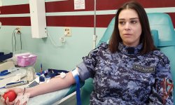 Всероссийскую ведомственную акцию «От сердца к сердцу» поддержали росгвардейцы на Урале Всероссийскую ведомственную акцию «От сердца к сердцу» поддержали росгвардейцы на Урале