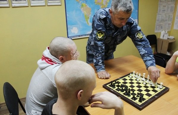 В СИЗО-1 УФСИН России по Курганской области для подростков провели День шахмат В СИЗО-1 УФСИН России по Курганской области для подростков провели День шахмат