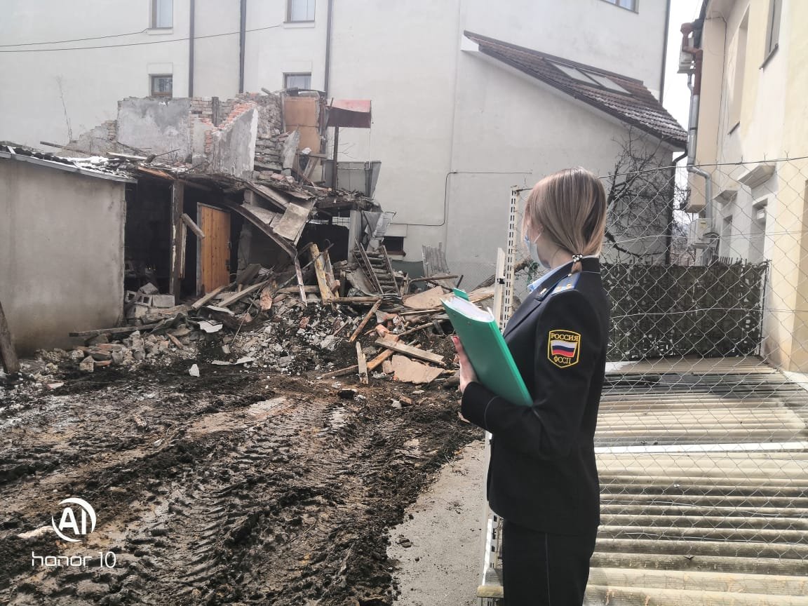 снос судебными приставами. киевская симферополь приставы. приволжский где полиция не. снос судебными приставами. в сочи застрелили 2 приставов.