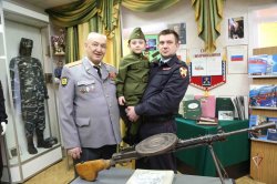 Сотрудник Росгвардии рассказал ямальским радиослушателям о своем опыте участия в поисковом движении Сотрудник Росгвардии рассказал ямальским радиослушателям о своем опыте участия в поисковом движении