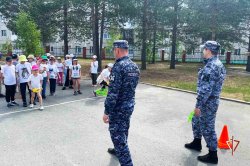 На Ямале продолжается Всероссийская ведомственной акции «Каникулы с Росгвардией» На Ямале продолжается Всероссийская ведомственной акции «Каникулы с Росгвардией»