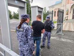 Росгвардия обеспечивает общественный порядок в период богослужений по случаю прибытия на Ямал ковчега с мощами Георгия Победоносца Росгвардия обеспечивает общественный порядок в период богослужений по случаю прибытия на Ямал ковчега с мощами Георгия Победоносца
