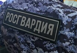 В Олонце сотрудники Росгвардии задержали гражданина за порчу имущества В Олонце сотрудники Росгвардии задержали гражданина за порчу имущества
