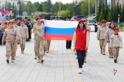 На Ямале Росгвардия принимает участие в праздновании Дня государственного флага На Ямале Росгвардия принимает участие в праздновании Дня государственного флага