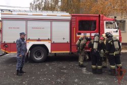 Росгвардия и МЧС России провели совместную практическую тренировку в Тюмени Росгвардия и МЧС России провели совместную практическую тренировку в Тюмени