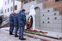 На Ямале Росгвардия приняла участие в мероприятиях, посвященных Дню памяти погибших правоохранителей На Ямале Росгвардия приняла участие в мероприятиях, посвященных Дню памяти погибших правоохранителей