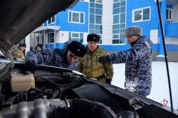 Росгвардия завершила перевод вооружения, военной и специальной техники на зимний период эксплуатации на Ямале (Фото) Росгвардия завершила перевод вооружения, военной и специальной техники на зимний период эксплуатации на Ямале (Фото)