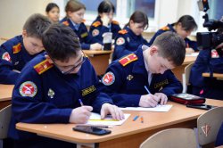 Подшефные кадеты Росгвардии присоединились к ведомственной акции ко Дню Матери на Ямале Подшефные кадеты Росгвардии присоединились к ведомственной акции ко Дню Матери на Ямале