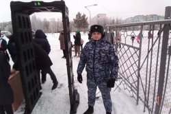 На Ямале росгвардейцы обеспечили безопасность пребывания Поезда Деда Мороза в Ноябрьске На Ямале росгвардейцы обеспечили безопасность пребывания Поезда Деда Мороза в Ноябрьске