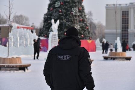 В новогодние праздничные дни сотрудники Росгвардии примут участие в охране общественного порядка в Удмуртии В новогодние праздничные дни сотрудники Росгвардии примут участие в охране общественного порядка в Удмуртии