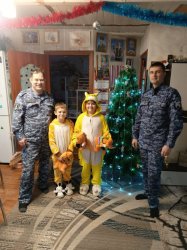 Дед Мороз специального назначения продолжает радовать детей на Южном Урале Дед Мороз специального назначения продолжает радовать детей на Южном Урале