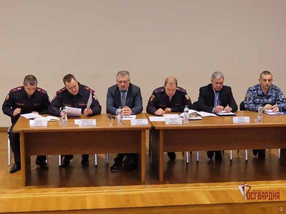 Центр информационной безопасности лого. Картинка ано центр информационной защиты в сети интернет. Защита корпоративной информации. Центр информационной защиты. Обеспечение информационной безопасности фсб.