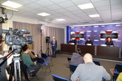 Офицеры Росгвардии провели пресс-конференцию для ямальских журналистов Офицеры Росгвардии провели пресс-конференцию для ямальских журналистов