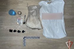 Сотрудники СОБР Росгвардии оказали содействие полицейским в задержании наркосбытчика в Югре Сотрудники СОБР Росгвардии оказали содействие полицейским в задержании наркосбытчика в Югре