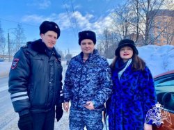 Росгвардейцы оказали помощь автоледи на дороге в Петрозаводске Росгвардейцы оказали помощь автоледи на дороге в Петрозаводске
