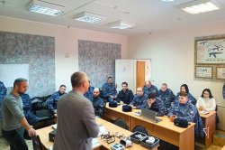 Росгвардейцы приняли участие в учебно-практических занятиях по управлению беспилотными летательными аппаратами на Ямале Росгвардейцы приняли участие в учебно-практических занятиях по управлению беспилотными летательными аппаратами на Ямале