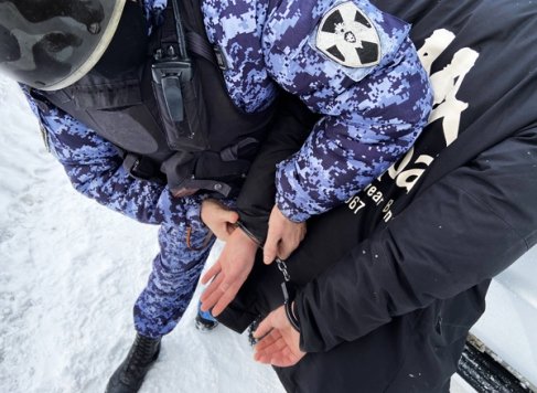 В Димитровграде сотрудники Росгвардии задержали подозреваемого в краже телефона В Димитровграде сотрудники Росгвардии задержали подозреваемого в краже телефона