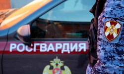 Сотрудники вневедомственной охраны Росгвардии задержали молодого человека за дебош в баре Сотрудники вневедомственной охраны Росгвардии задержали молодого человека за дебош в баре