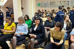 Росгвардия поздравляет представительниц прекрасного пола с Международным женским днем на Ямале Росгвардия поздравляет представительниц прекрасного пола с Международным женским днем на Ямале