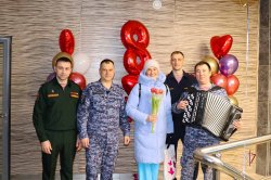 Росгвардия поздравляет представительниц прекрасного пола с Международным женским днем на Ямале Росгвардия поздравляет представительниц прекрасного пола с Международным женским днем на Ямале