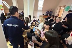 Росгвардия поздравляет представительниц прекрасного пола с Международным женским днем на Ямале Росгвардия поздравляет представительниц прекрасного пола с Международным женским днем на Ямале