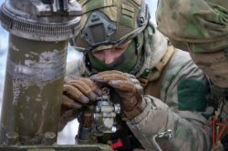 Артиллеристы Росгвардии совместно с операторами БПЛА отработали поражение объектов противника в ДНР (видео) Артиллеристы Росгвардии совместно с операторами БПЛА отработали поражение объектов противника в ДНР (видео)