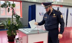 В Чеченской Республике росгвардейцы проголосовали на выборах Президента России В Чеченской Республике росгвардейцы проголосовали на выборах Президента России