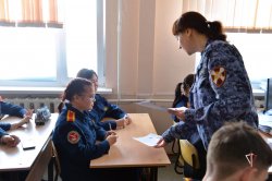 На Ямале подшефные кадеты Росгвардии приняли участие в акции «Письмо солдату» На Ямале подшефные кадеты Росгвардии приняли участие в акции «Письмо солдату»