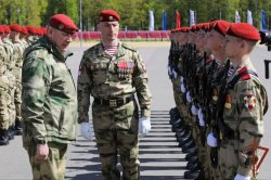 Первый заместитель директора Росгвардии генерал-полковник Юрий Яшин проверил готовность парадного расчета Первый заместитель директора Росгвардии генерал-полковник Юрий Яшин проверил готовность парадного расчета