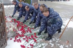 Парадный расчет Росгвардии в столице Ямала принял участие в праздничном марше, посвященном Великой Победе Парадный расчет Росгвардии в столице Ямала принял участие в праздничном марше, посвященном Великой Победе