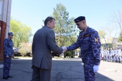 В ЕАО росгвардейцам вручили региональные награды за участие в Параде Победы В ЕАО росгвардейцам вручили региональные награды за участие в Параде Победы