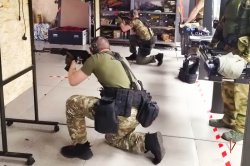 На Ямале прошли квалификационные испытания на право ношения официального геральдического знака отличия сотрудников СОБР Росгвардии (ВИДЕО) На Ямале прошли квалификационные испытания на право ношения официального геральдического знака отличия сотрудников СОБР Росгвардии (ВИДЕО)