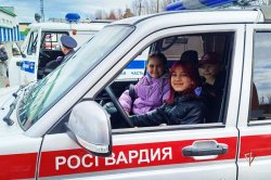 Акция «Каникулы с Росгвардией» проходит на Ямале Акция «Каникулы с Росгвардией» проходит на Ямале
