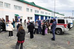 Акция «Каникулы с Росгвардией» проходит на Ямале Акция «Каникулы с Росгвардией» проходит на Ямале