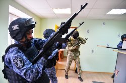 На Ямале завершился учебно-методический сбор росгвардейцев – нештатных инструкторов по рукопашному бою (ВИДЕО) На Ямале завершился учебно-методический сбор росгвардейцев – нештатных инструкторов по рукопашному бою (ВИДЕО)