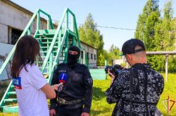 Кинолог ОМОН «Таир» Росгвардии вместе со служебной собакой стали героями сюжета ГТРК «Марий Эл» Кинолог ОМОН «Таир» Росгвардии вместе со служебной собакой стали героями сюжета ГТРК «Марий Эл»