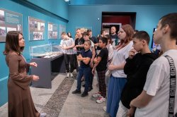 Выставку Музея Победы увидели дети из социально-реабилитационного центра для несовершеннолетних «Возрождение» Выставку Музея Победы увидели дети из социально-реабилитационного центра для несовершеннолетних «Возрождение»
