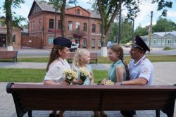 В преддверии Дня семьи, любви и верности секретами семейного счастья делятся супруги-полицейские Ивановы из Новгородской области В преддверии Дня семьи, любви и верности секретами семейного счастья делятся супруги-полицейские Ивановы из Новгородской области