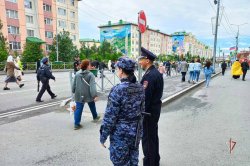 Росгвардия обеспечила правопорядок при проведении крестного хода в Салехарде Росгвардия обеспечила правопорядок при проведении крестного хода в Салехарде