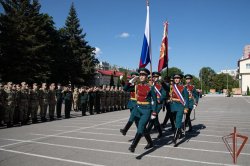 Начальник Саратовского военного института Росгвардии Герой России полковник Александр Белоглазов представлен личному составу Начальник Саратовского военного института Росгвардии Герой России полковник Александр Белоглазов представлен личному составу