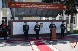 Начальник Саратовского военного института Росгвардии Герой России полковник Александр Белоглазов представлен личному составу Начальник Саратовского военного института Росгвардии Герой России полковник Александр Белоглазов представлен личному составу