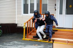 «Тревога» на «Каникулах с Росгвардией». Юные ямальцы необычно проводят свой летний отдых (видео) «Тревога» на «Каникулах с Росгвардией». Юные ямальцы необычно проводят свой летний отдых (видео)