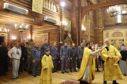 В столице Чукотки росгвардейцы почтили память своего небесного покровителя  –  святого князя Владимира 