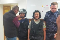 Ведомственная акция «Каникулы с Росгвардией» продолжает знакомить ямальских школьников со спецификой службы правоохранителей Ведомственная акция «Каникулы с Росгвардией» продолжает знакомить ямальских школьников со спецификой службы правоохранителей