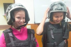 Ведомственная акция «Каникулы с Росгвардией» продолжает знакомить ямальских школьников со спецификой службы правоохранителей Ведомственная акция «Каникулы с Росгвардией» продолжает знакомить ямальских школьников со спецификой службы правоохранителей